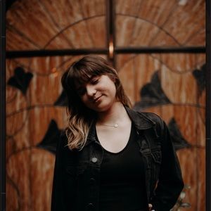 Meet your Posher, Claire